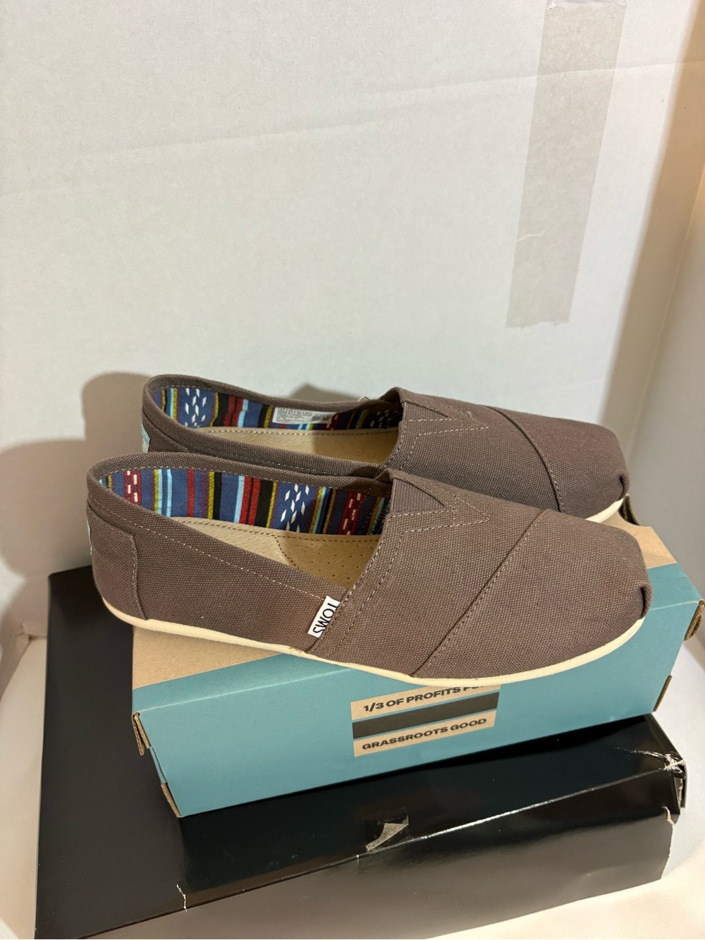 TOMS Alpargata slip-on shoes in an ash gray canvas women’s 8,5 New in Box
